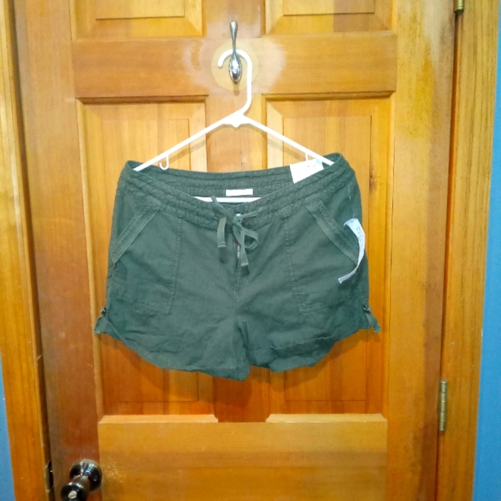 NWT Maurice's olive green linen rayon blend shorts mid rise size 12